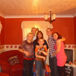 From left to right - Faye (my sister), Oli (her boyfriend), my Mum (Sue), Billy (little brother) holding Macie their cat and then Lee and myself.