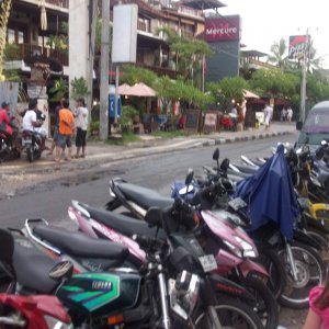 the main street of kuta.