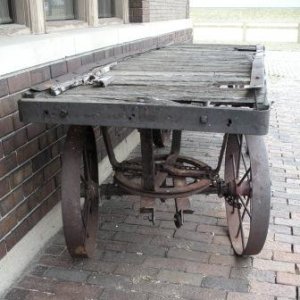 Railroadiana of Olde: Luggage cart.