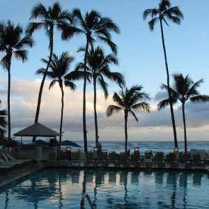 Pool and beach at dinner (Oahu)