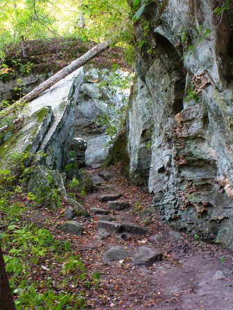 The walk to the top of Fat Man's Squeeze at Giant City State Park